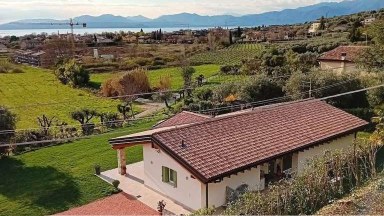 Prodej rustikálního domu v Lazise s výhledem na jezero Grada